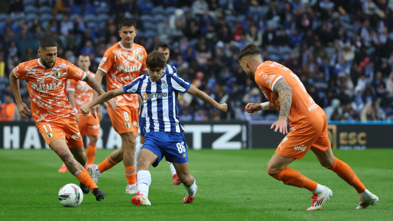 九游电脑版官方下载-包含赛地聚焦：葡超国际比赛日热度飙升，马赛豪取连胜，气氛紧张，身体对抗强度拉满的词条